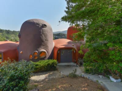 “Flintstone Home” in Hillsborough wins lawsuit