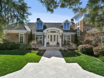 “Former SF Giants player Buster Posey sells his East Bay home with a ‘custom’ treehouse”