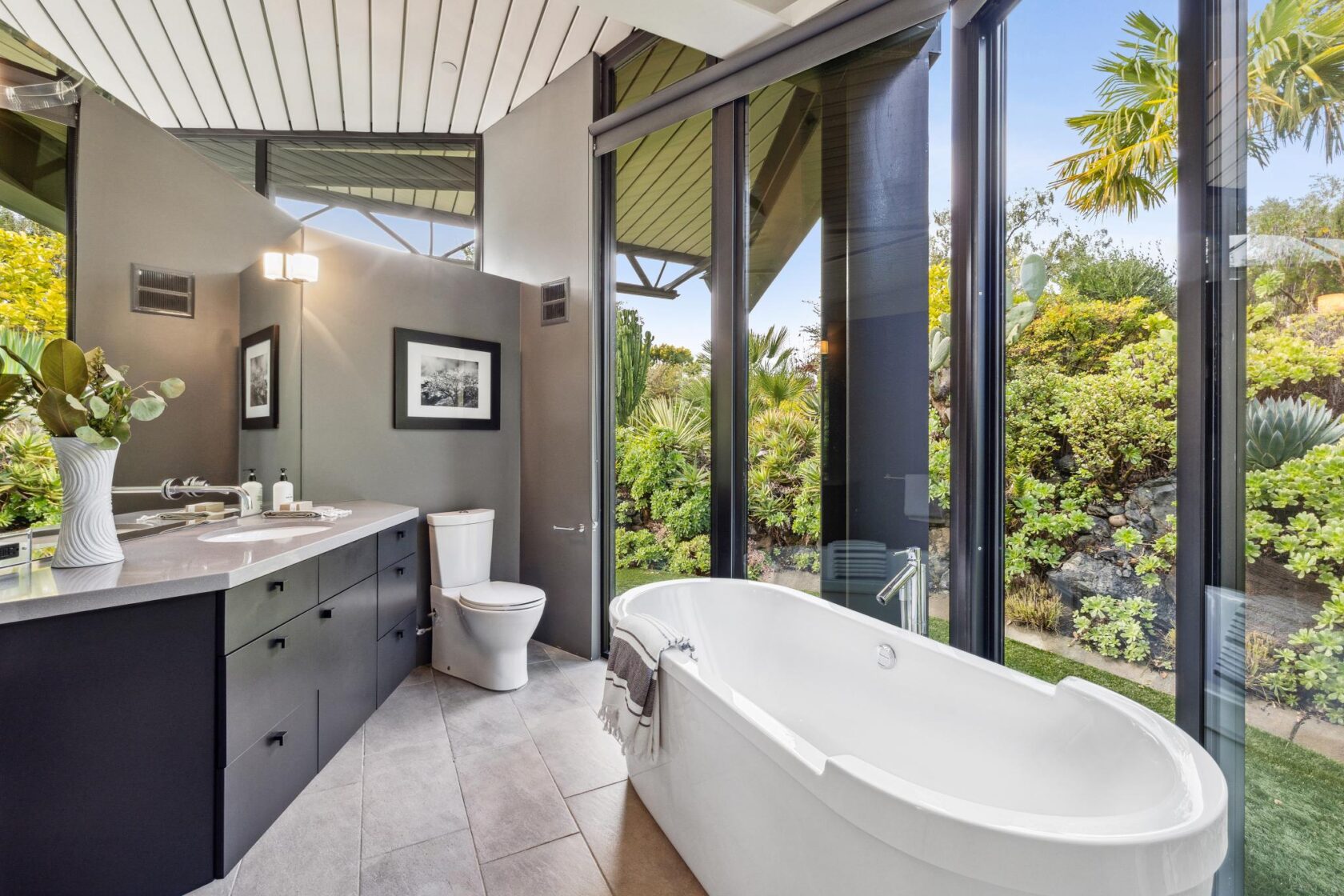 black bathroom vanities